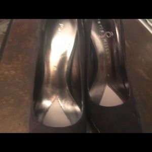 Paris Hilton sexy suede heels pumps